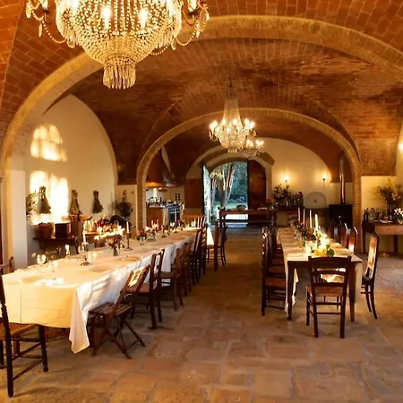 Pozzolo: All-inclusive Music & Wine Retreat Villa Montaione